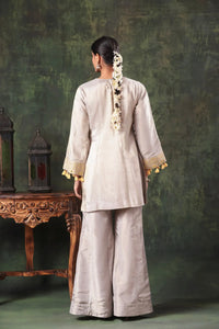 The Silver Citrine Mirror Set Arzoo Essentials