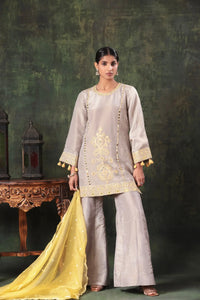 The Silver Citrine Mirror Set Arzoo Essentials