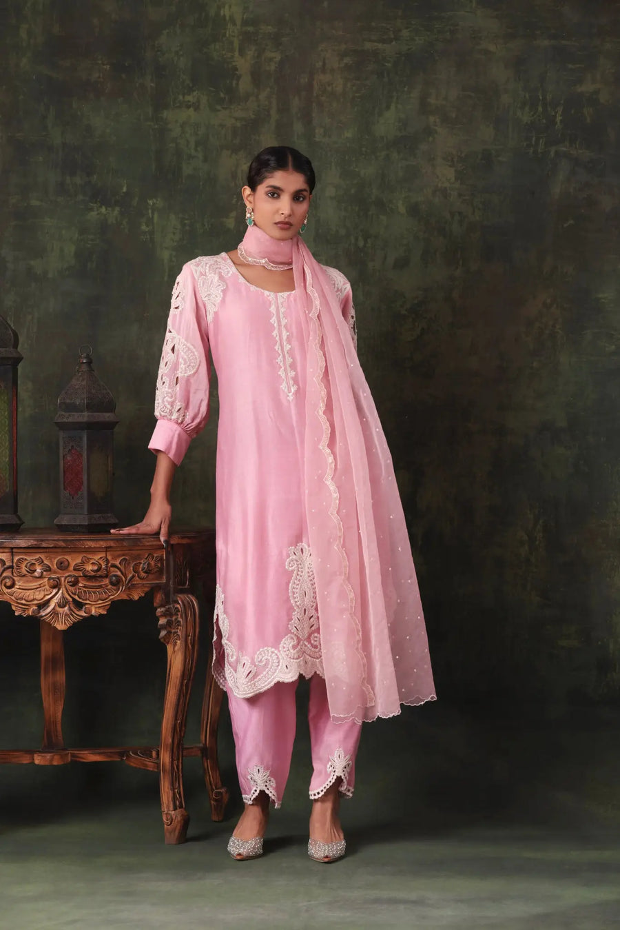 The Blush Pink Bishop Sleeve Set - Image 10