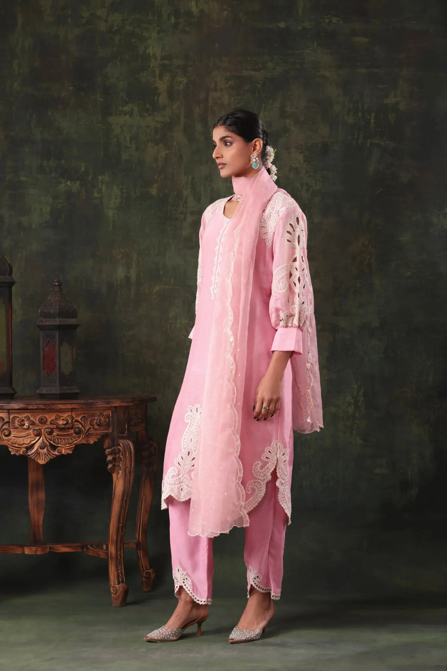 The Blush Pink Bishop Sleeve Set - Image 2