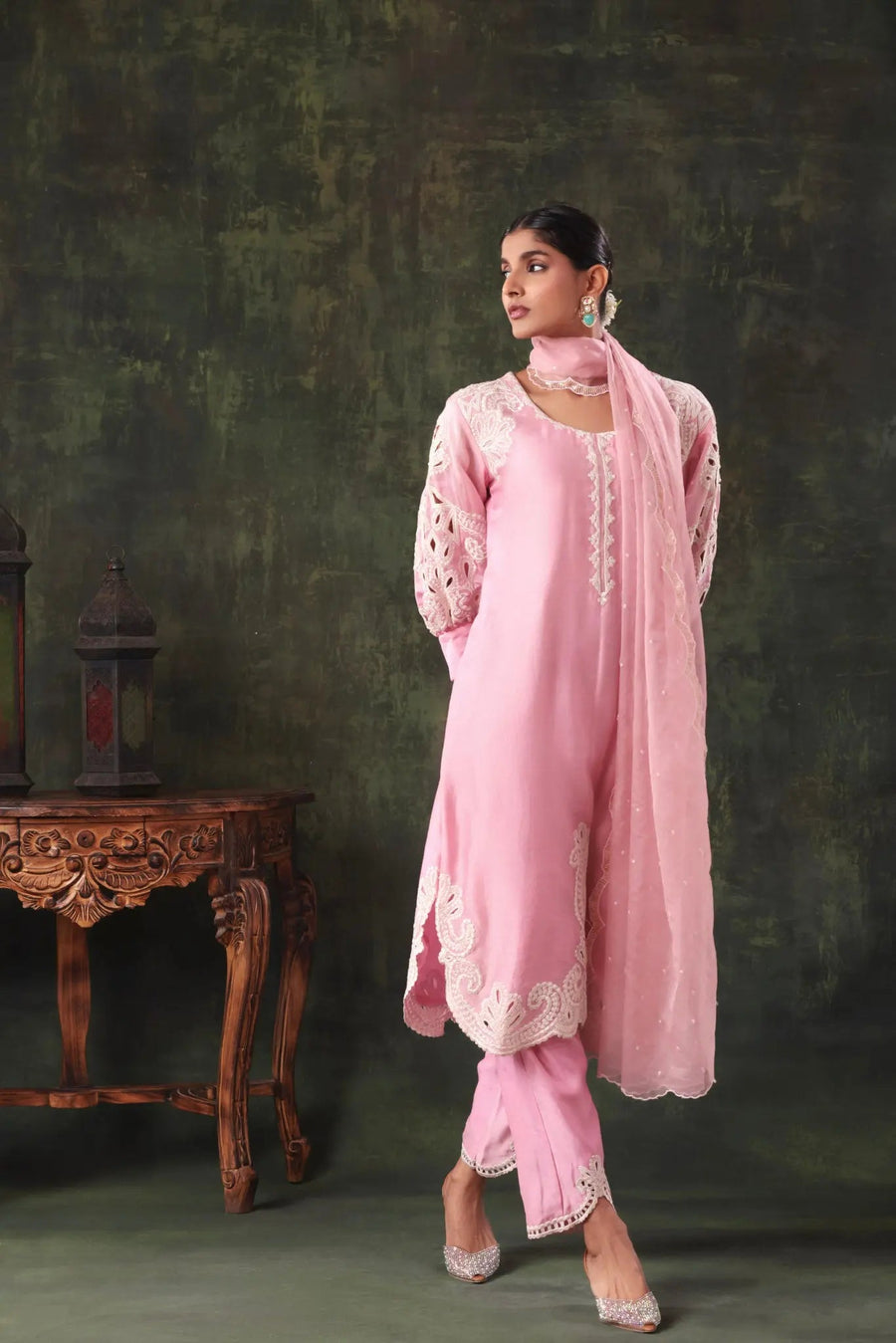 The Blush Pink Bishop Sleeve Set - Image 4