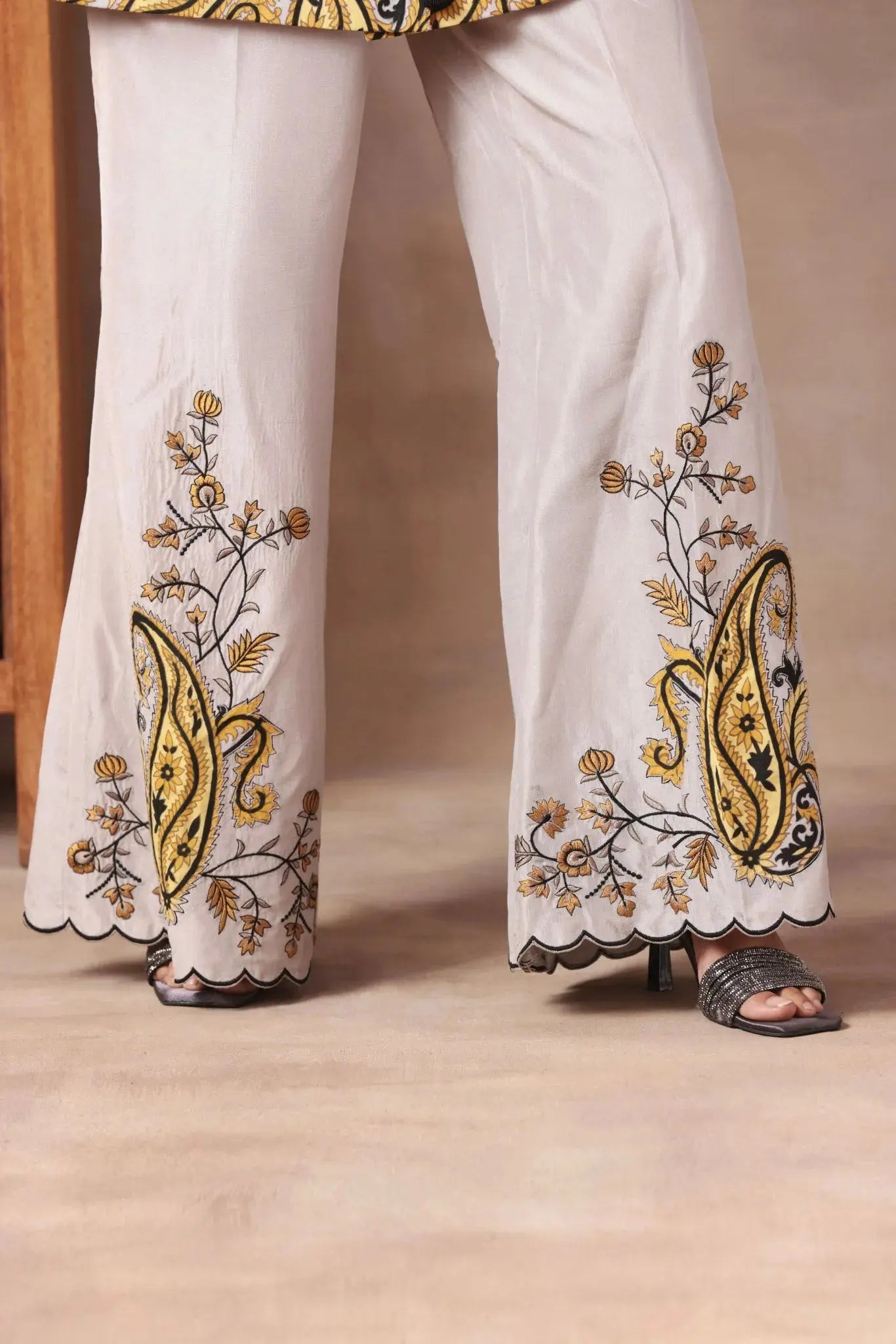 The Mustard Paisley Boho Set - Arzoo Essentials