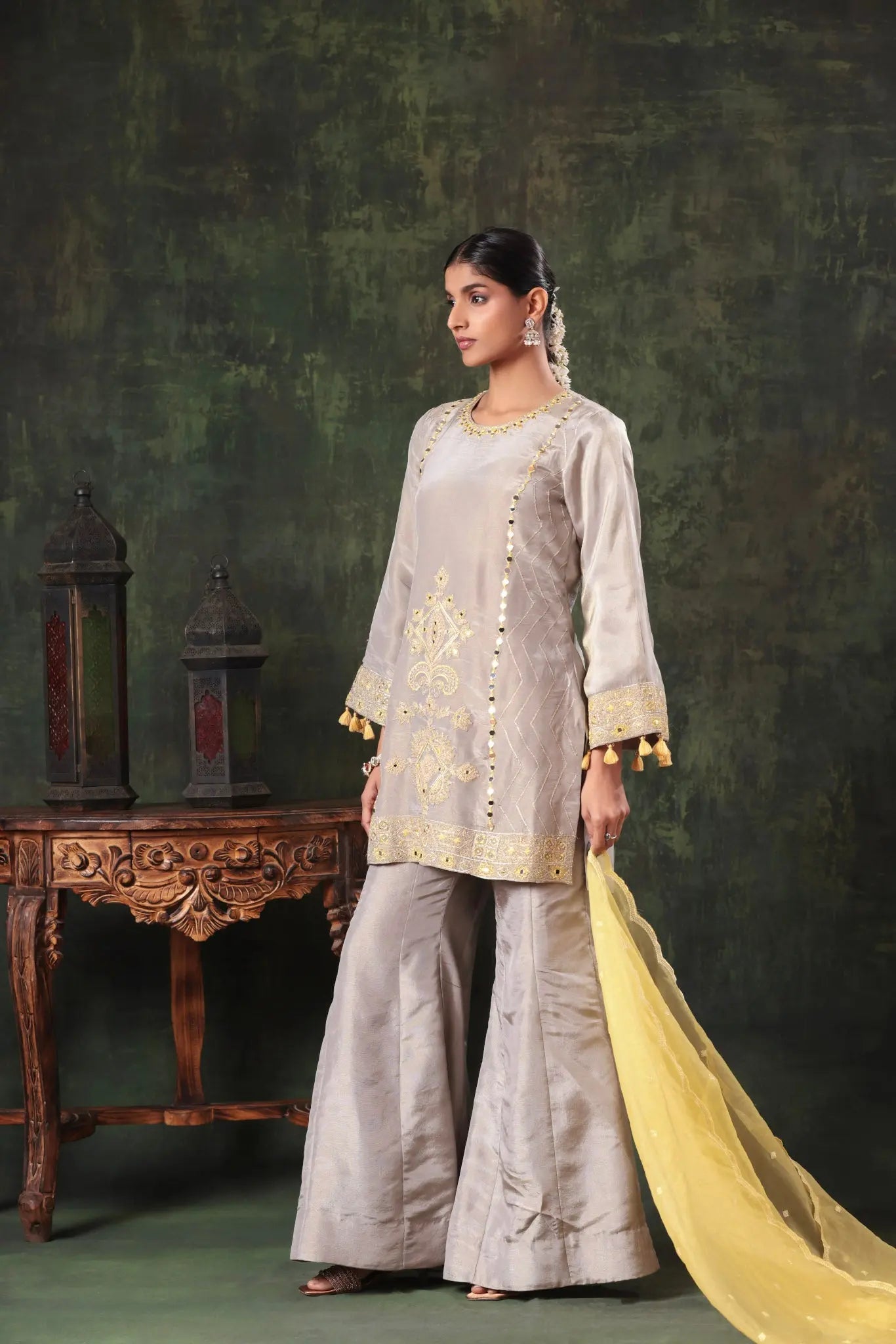 The Silver Citrine Mirror Set - Arzoo Essentials